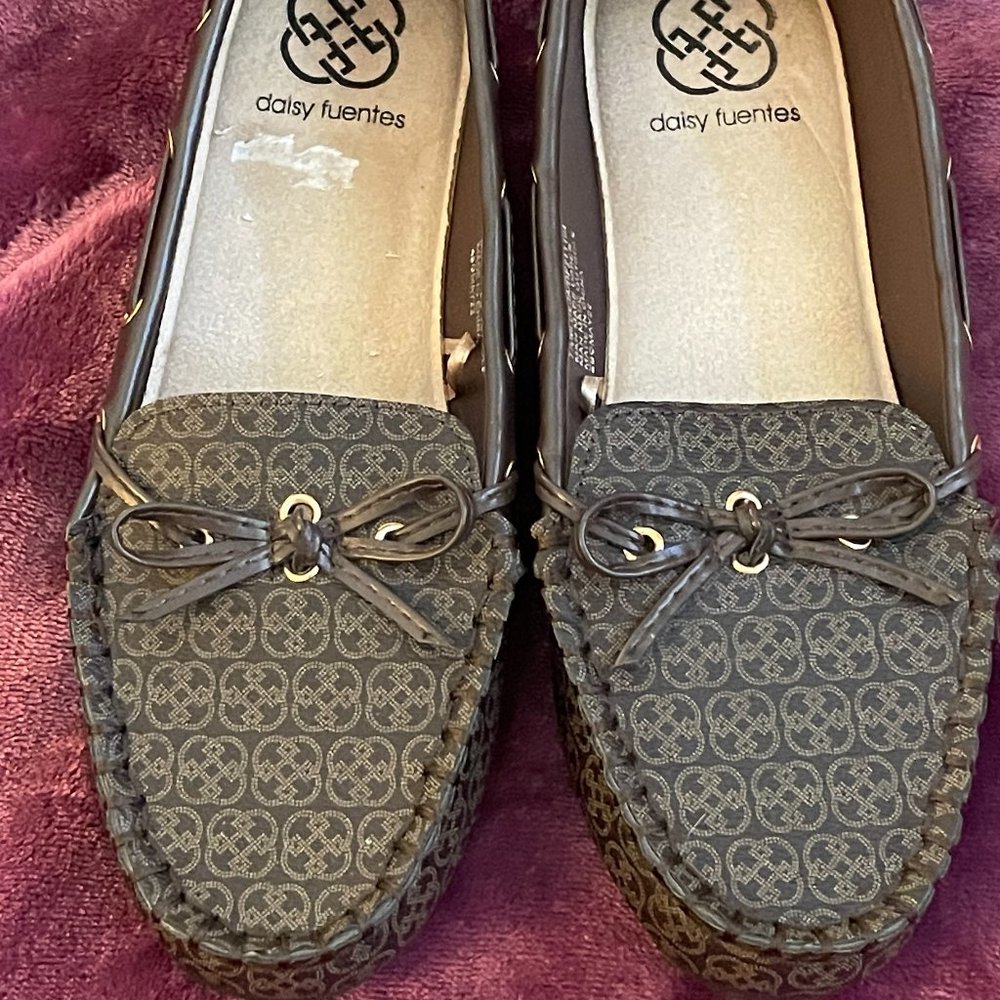 Daisy Fuentes Brown Slip on 211104 Loafers Mocassins
